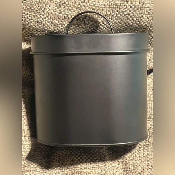 Small Black Lidded Treats Tin - Picture 2 of 6